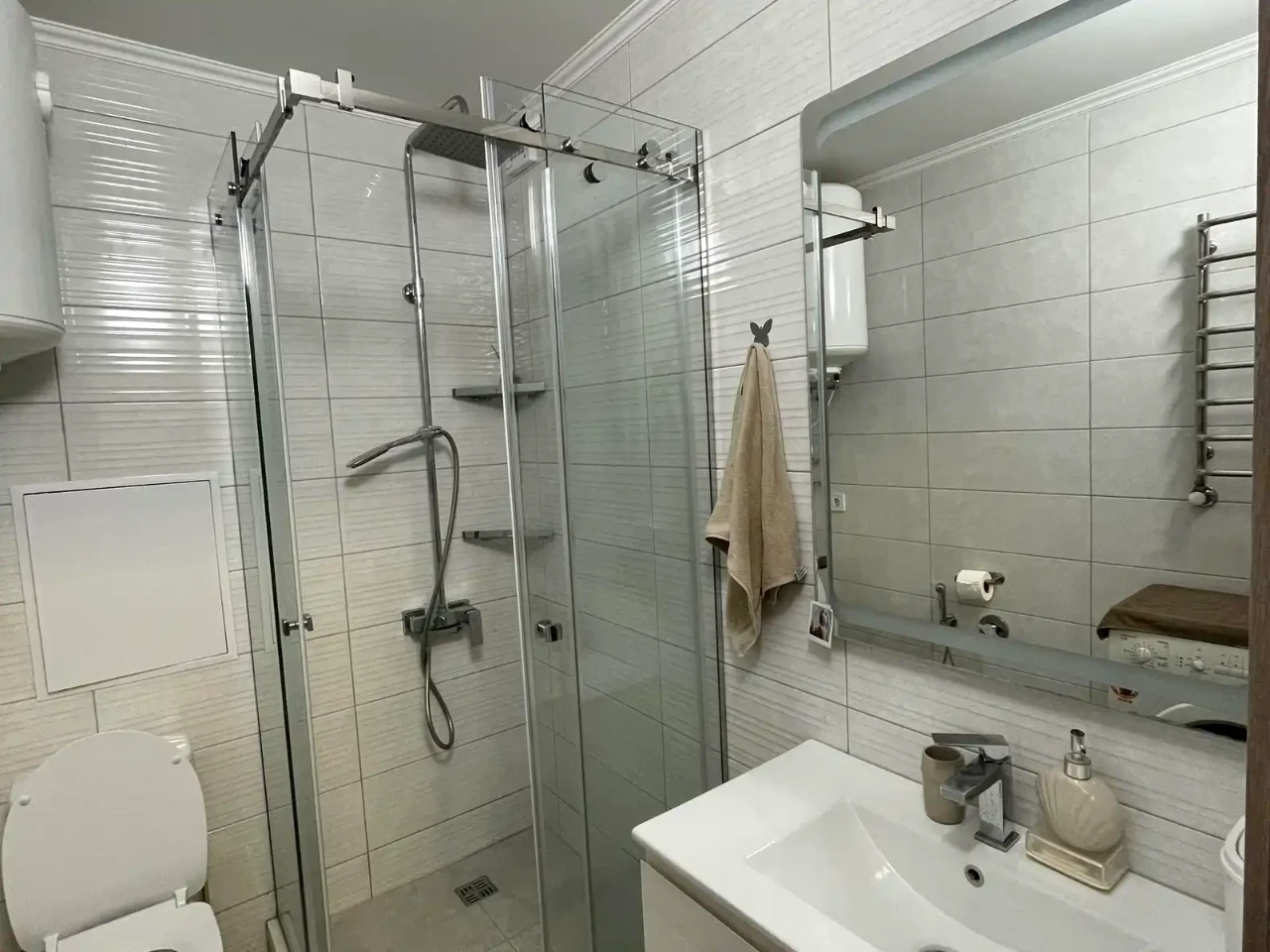 Продається однокімнатна квартира 44.2 м² на 9-му поверсі з 10-го.