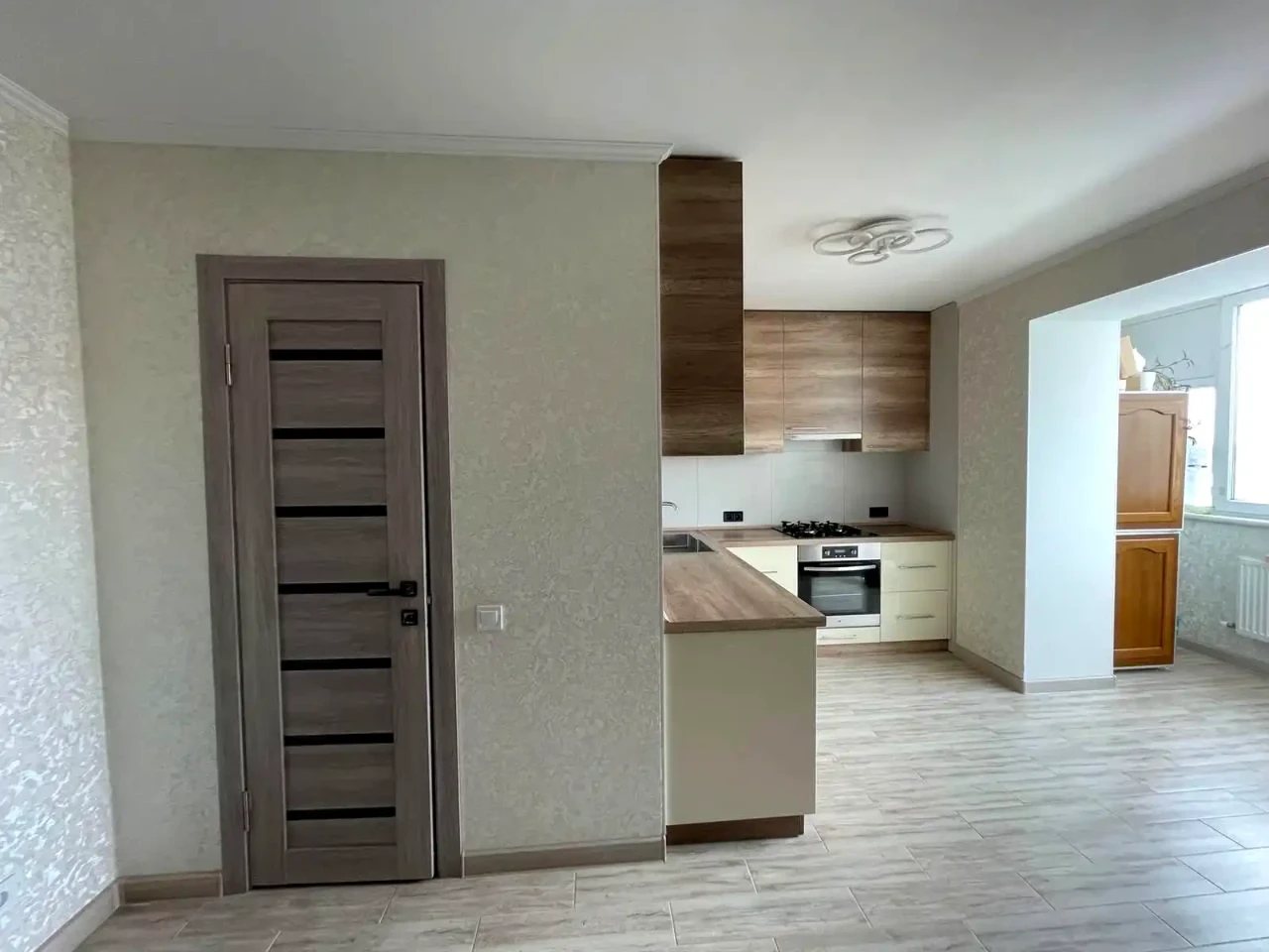 Продається однокімнатна квартира 44.2 м² на 9-му поверсі з 10-го.