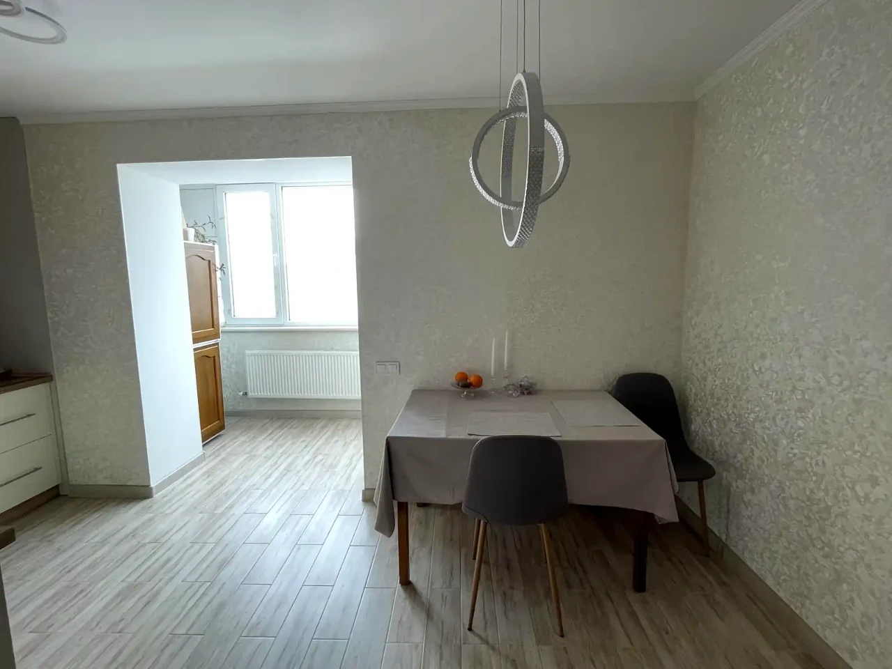 Продається однокімнатна квартира 44.2 м² на 9-му поверсі з 10-го.