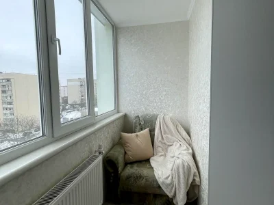 Продається однокімнатна квартира 44.2 м² на 9-му поверсі з 10-го.