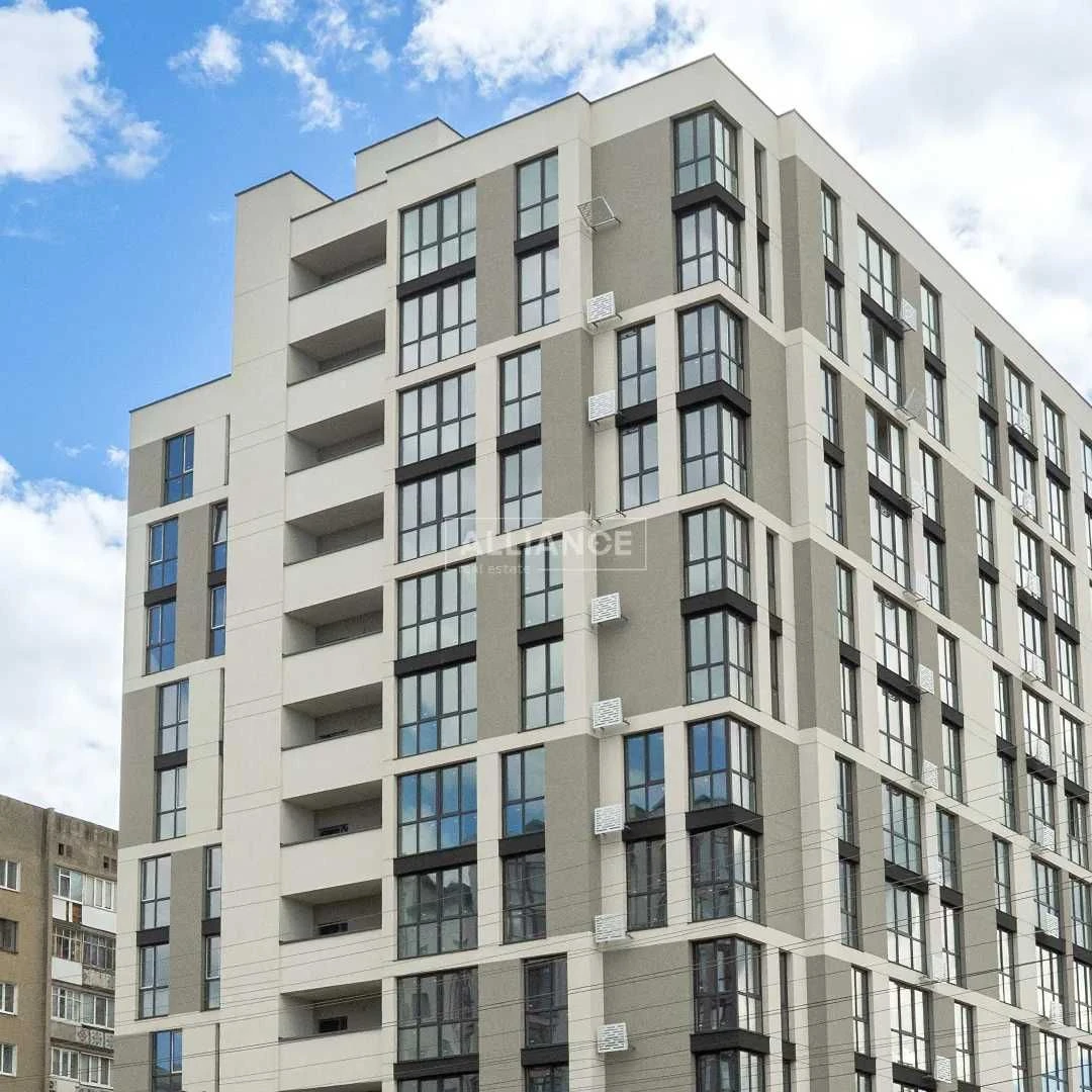 Продаж 2-кімнатна квартира, готова к ремонту, вул. Хоткевича