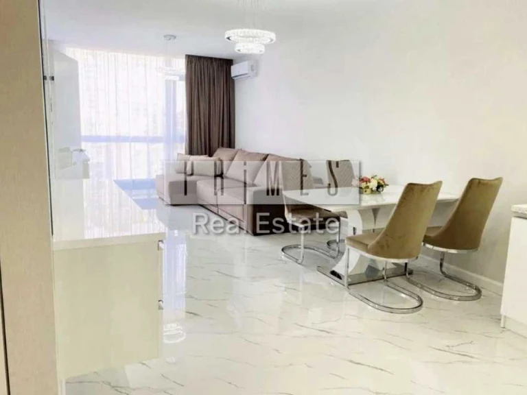 Apartment. Predslavynska st.