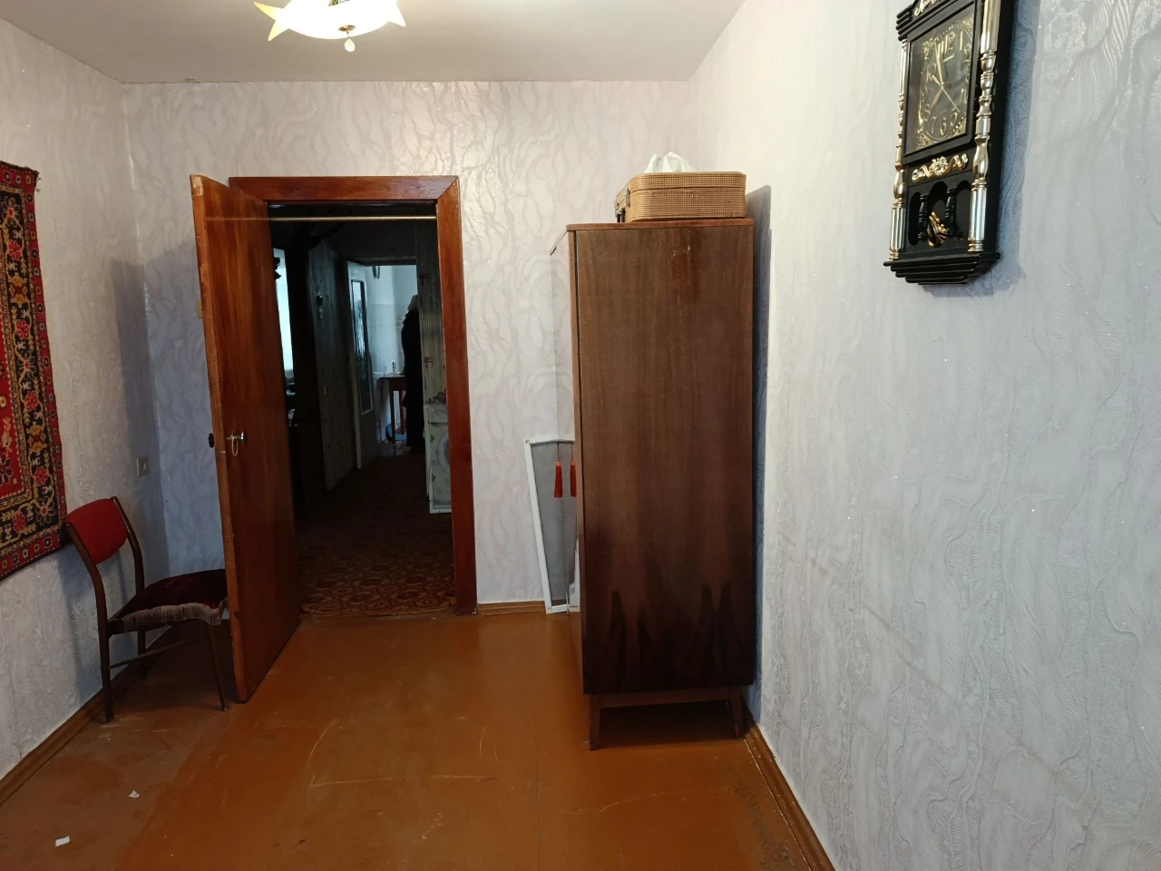 For Sale: 3-Bedroom Apartment on Polevoi Street
