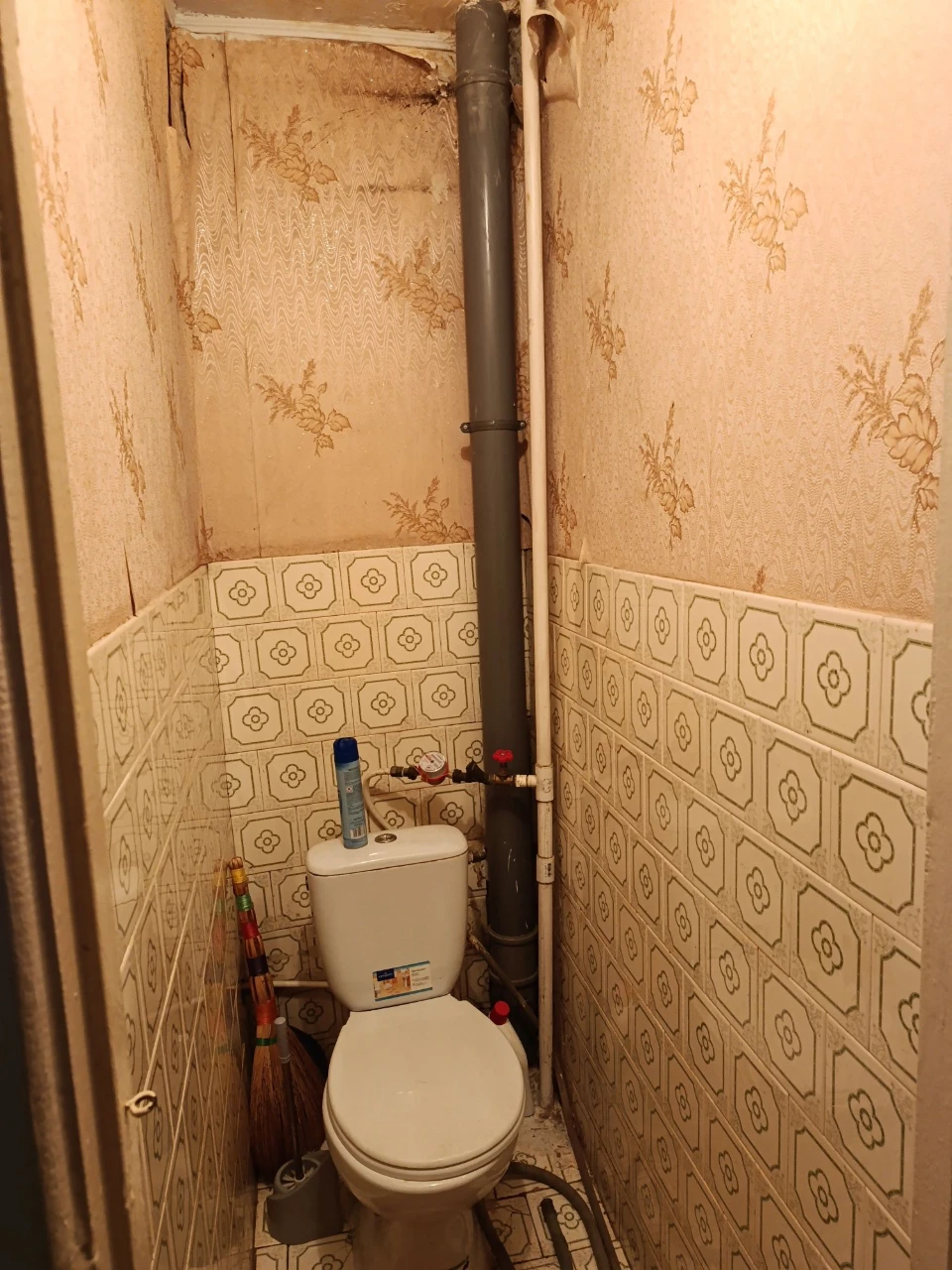 For Sale: 3-Bedroom Apartment on Polevoi Street
