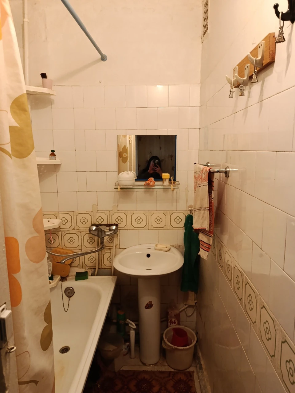For Sale: 3-Bedroom Apartment on Polevoi Street