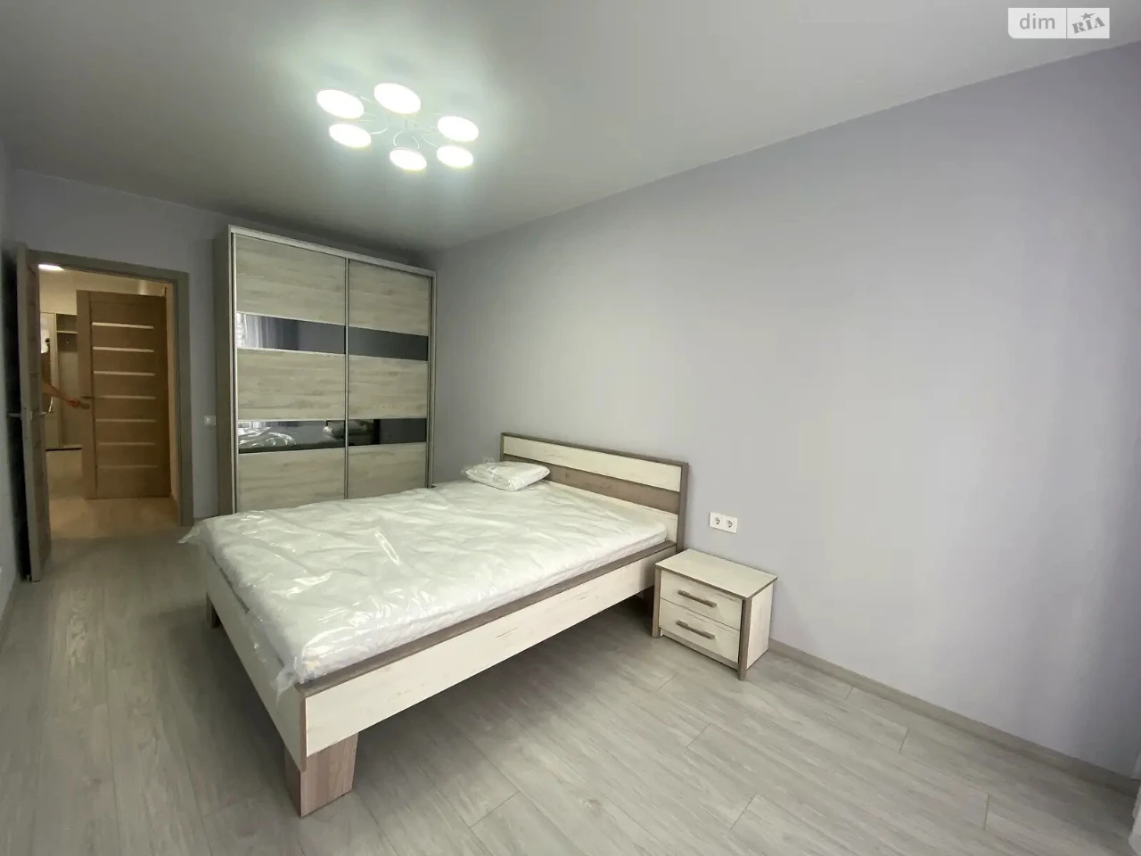 Long-Term Rental Apartment Podilsky