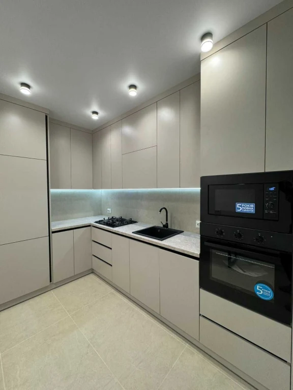Sale of a 2-bedroom apartment on Truskavets Street 111