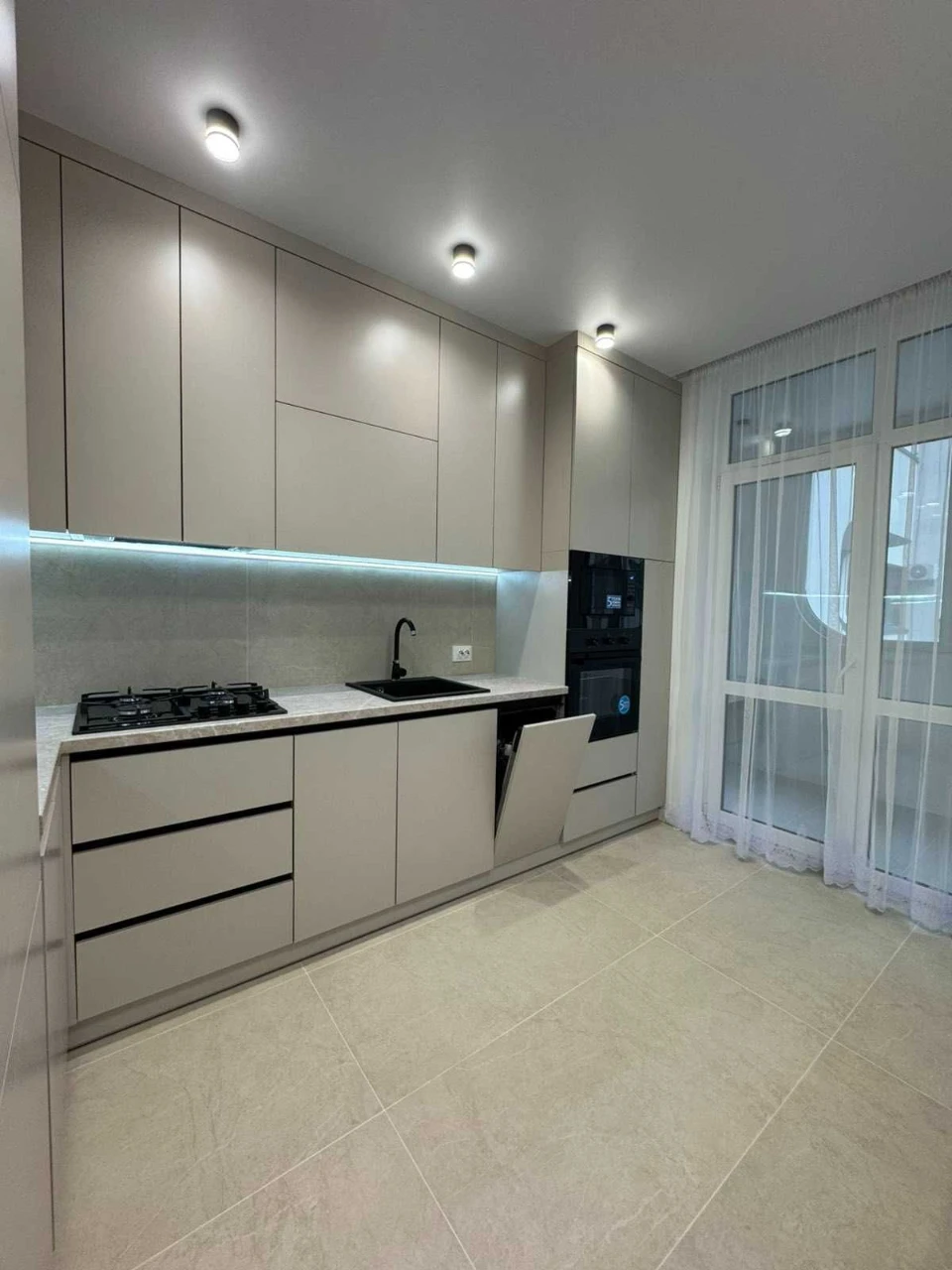 Sale of a 2-bedroom apartment on Truskavets Street 111