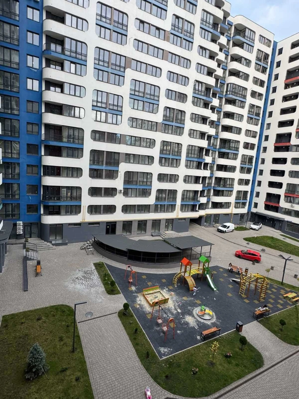 Sale of a 2-bedroom apartment on Truskavets Street 111