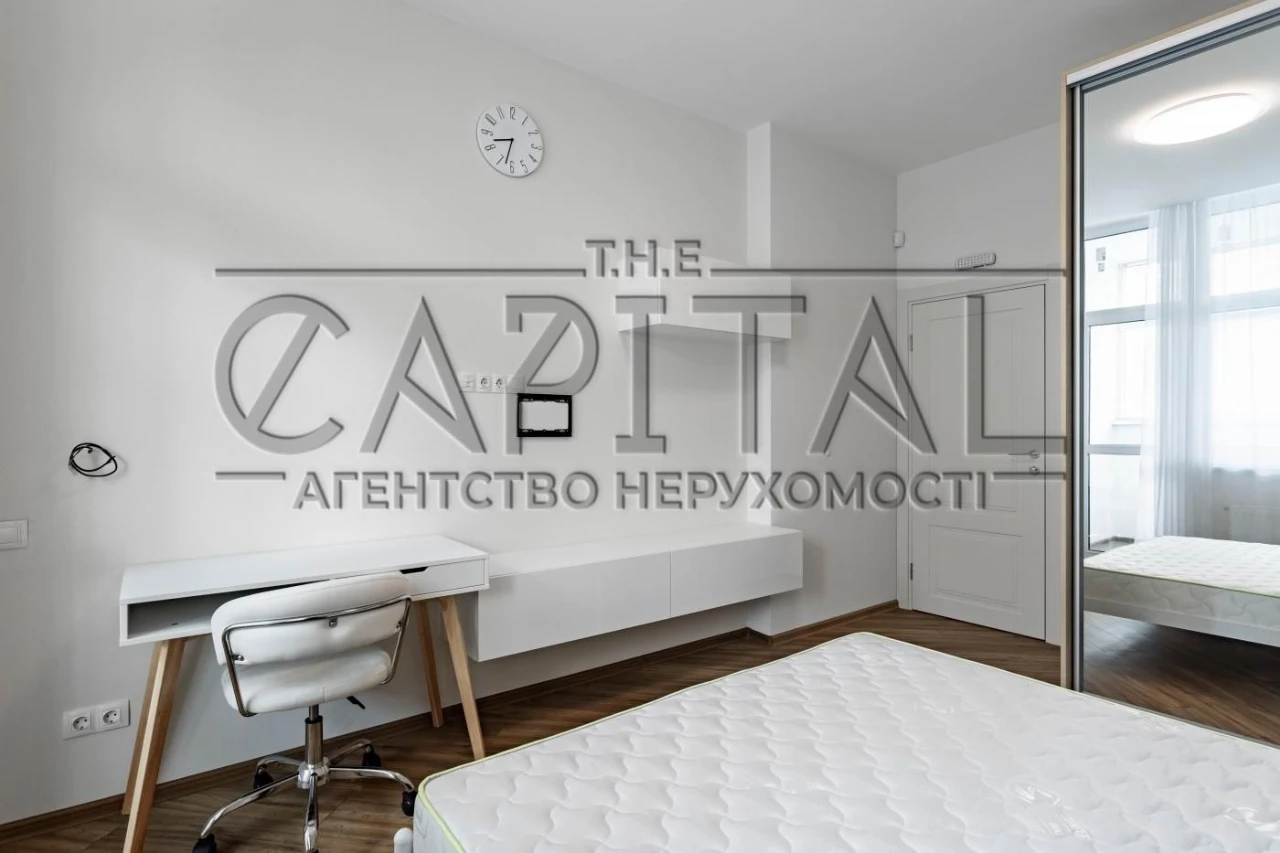 Простора 3-к квартира  101м2/2 поверх/генератор в будинку, в