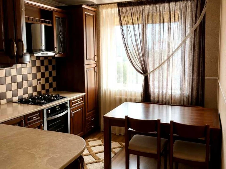 Apartment. Ivano-Frankivsk, Vovnychytska st.
