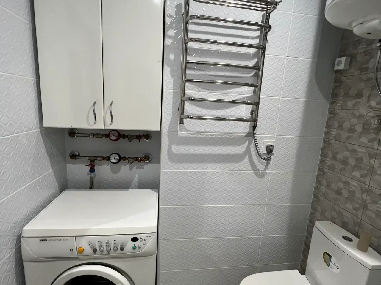 Apartment for rent, 1 room, 30 m² on the 9th floor of a 25-story building.