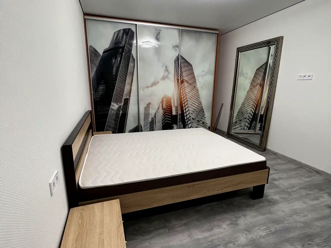 Apartment for rent, 1 room, 30 m² on the 9th floor of a 25-story building.