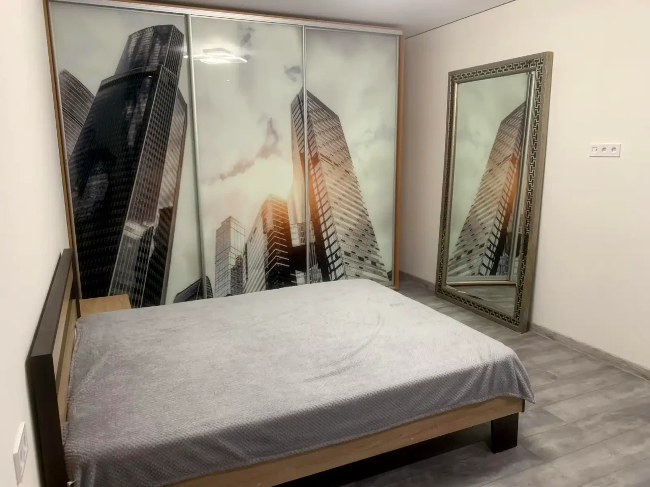 Apartment for rent, 1 room, 30 m² on the 9th floor of a 25-story building.