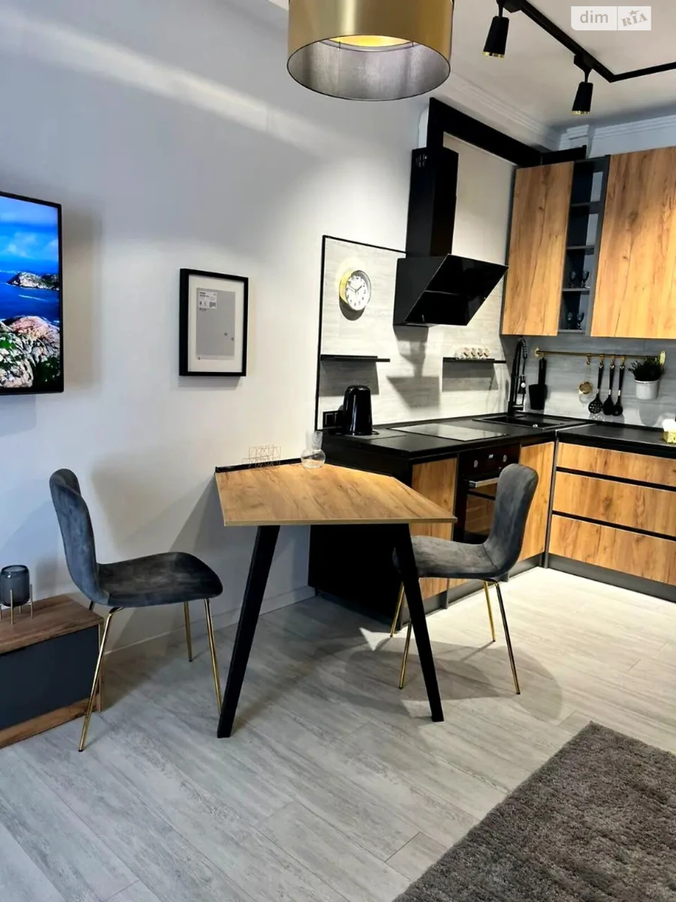 Long-Term Rental Apartment, Holosiiv