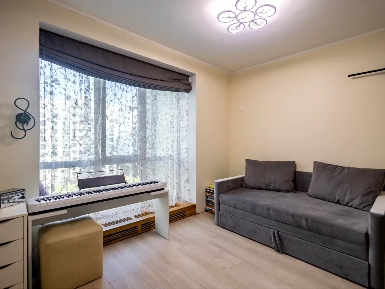 Продаж 2-кімнатна квартири 71.4 м² на 7-му поверсі з 11