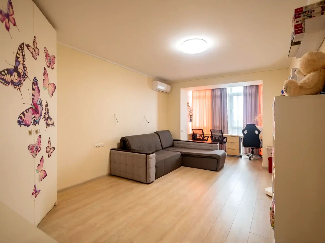 Продаж 2-кімнатна квартири 71.4 м² на 7-му поверсі з 11