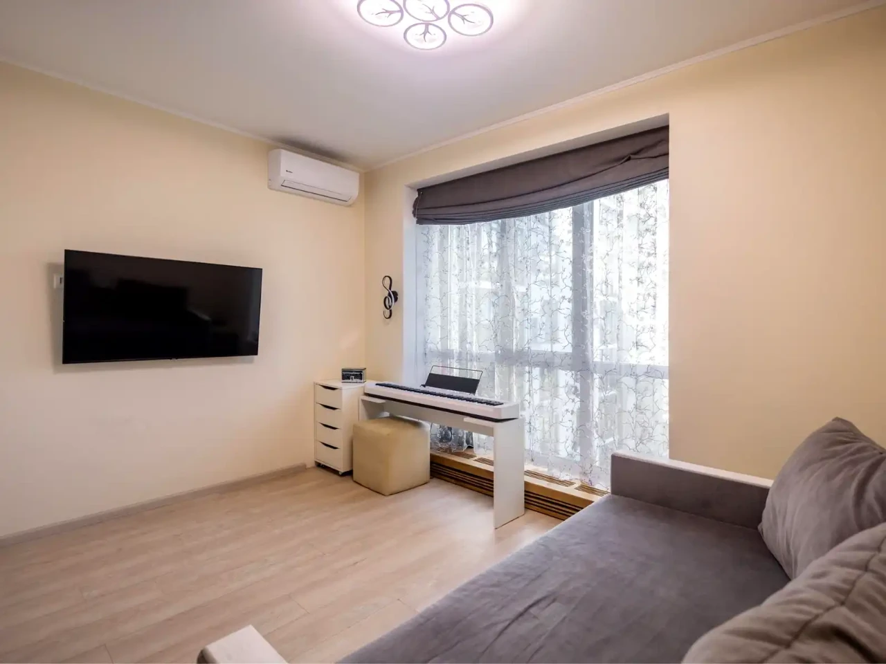 Продаж 2-кімнатна квартири 71.4 м² на 7-му поверсі з 11