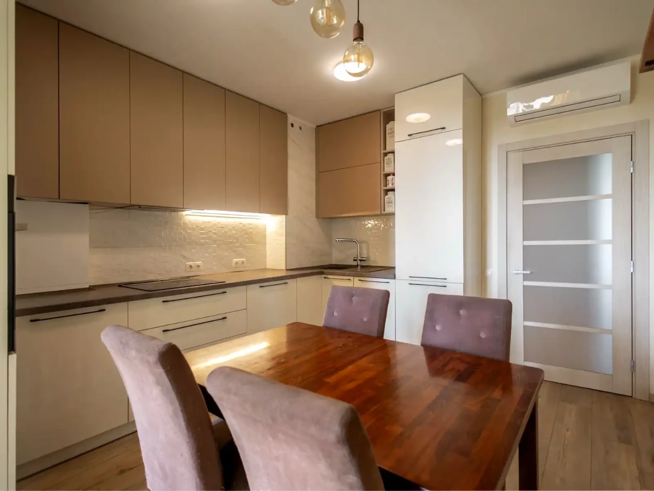 Продаж 2-кімнатна квартири 71.4 м² на 7-му поверсі з 11