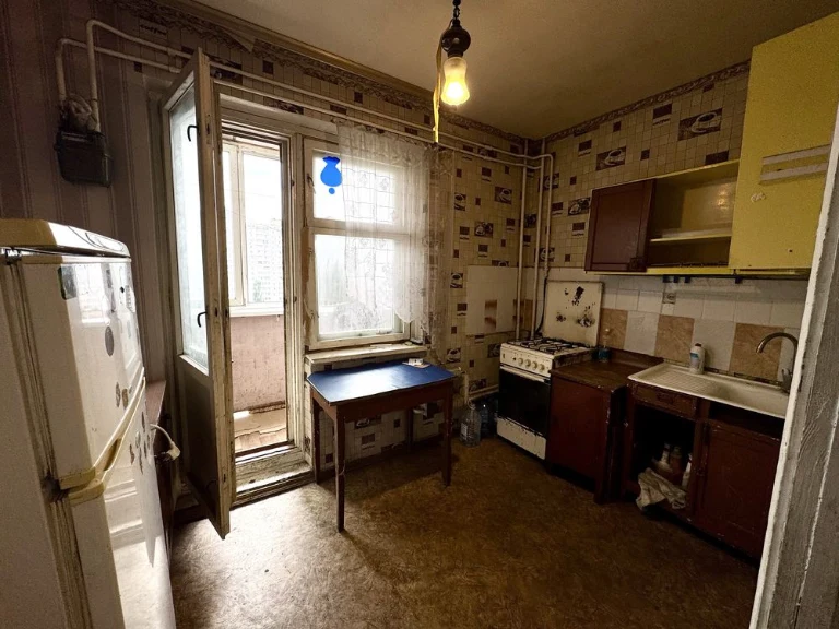 Торг Продаж 1-к квартири, метро Позняки 5 хвилин пішки, Газ