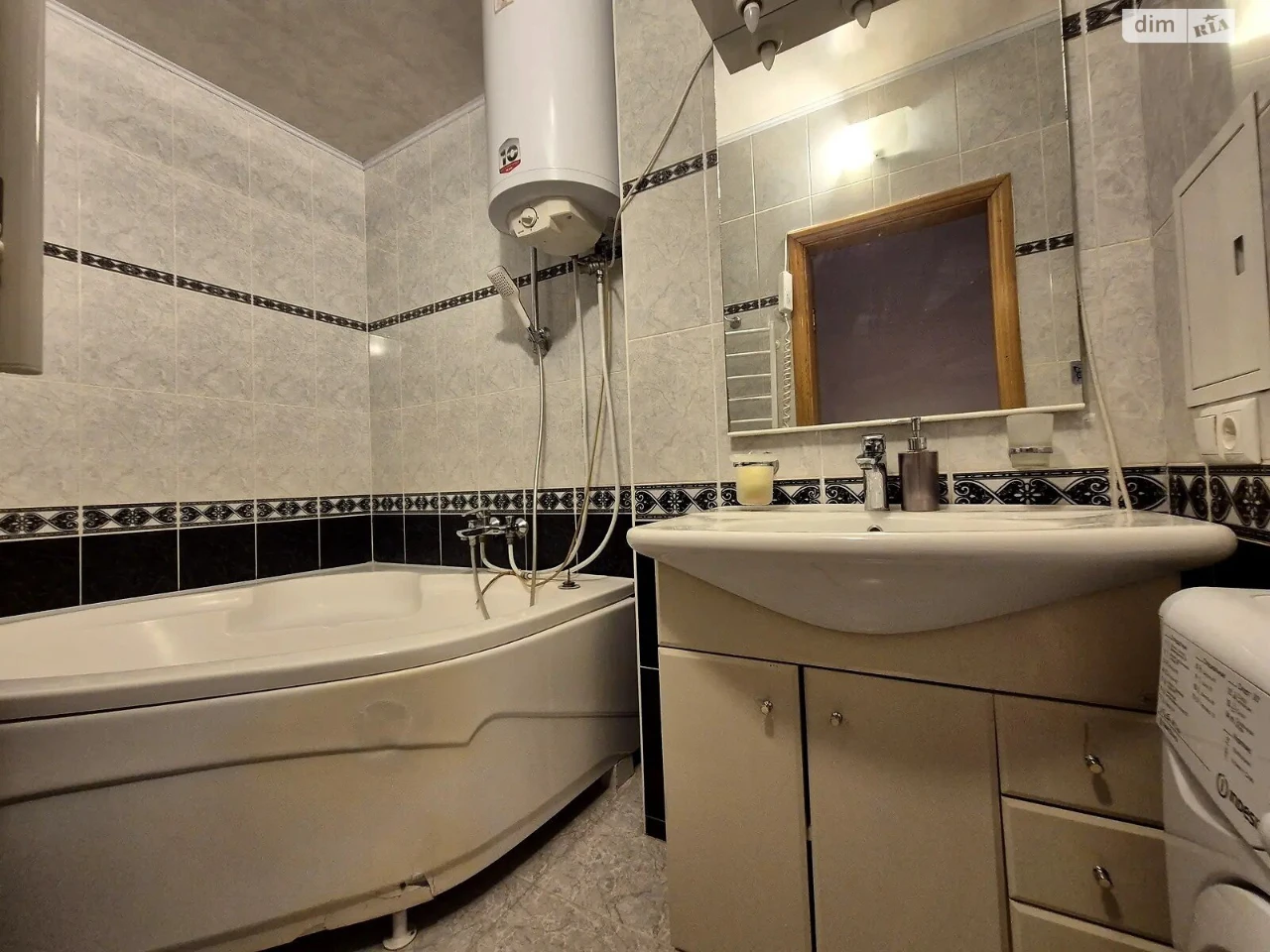 Long Term Rental Apartment, Left Bank District