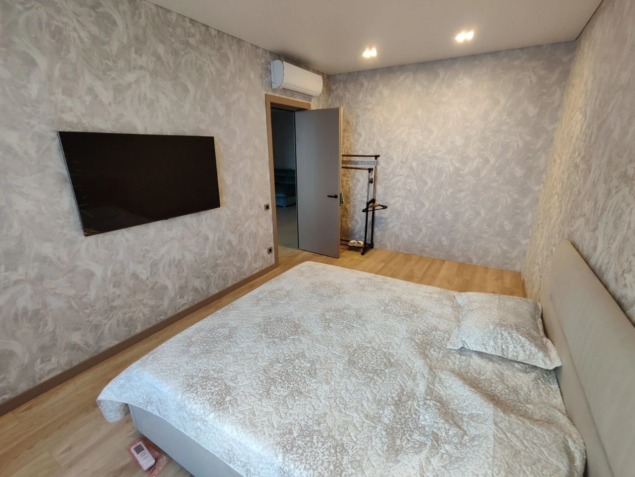 Код44 Продам 2х спальневую квартиру в ЖК Акрополь с ремонтом
