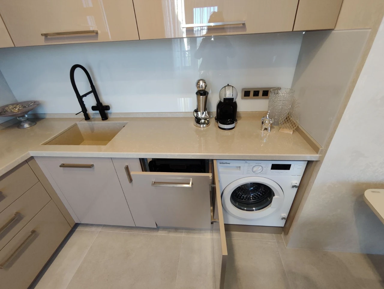 Код44 Продам 2х спальневую квартиру в ЖК Акрополь с ремонтом