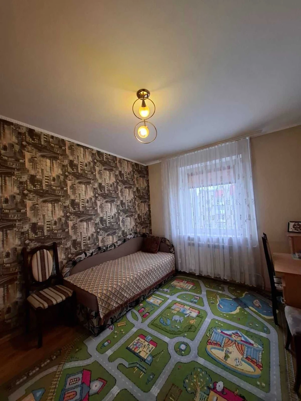 Продаю 4-кімнатну квартиру біля ТЦ "Арсен". 85,6 м2