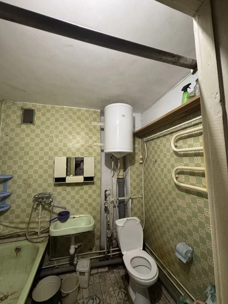 Sale of a large one-bedroom apartment on the first line in Inhul