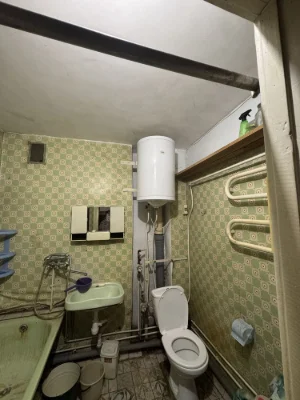 Sale of a large one-bedroom apartment on the first line in Inhul