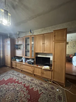 Sale of a large one-bedroom apartment on the first line in Inhul