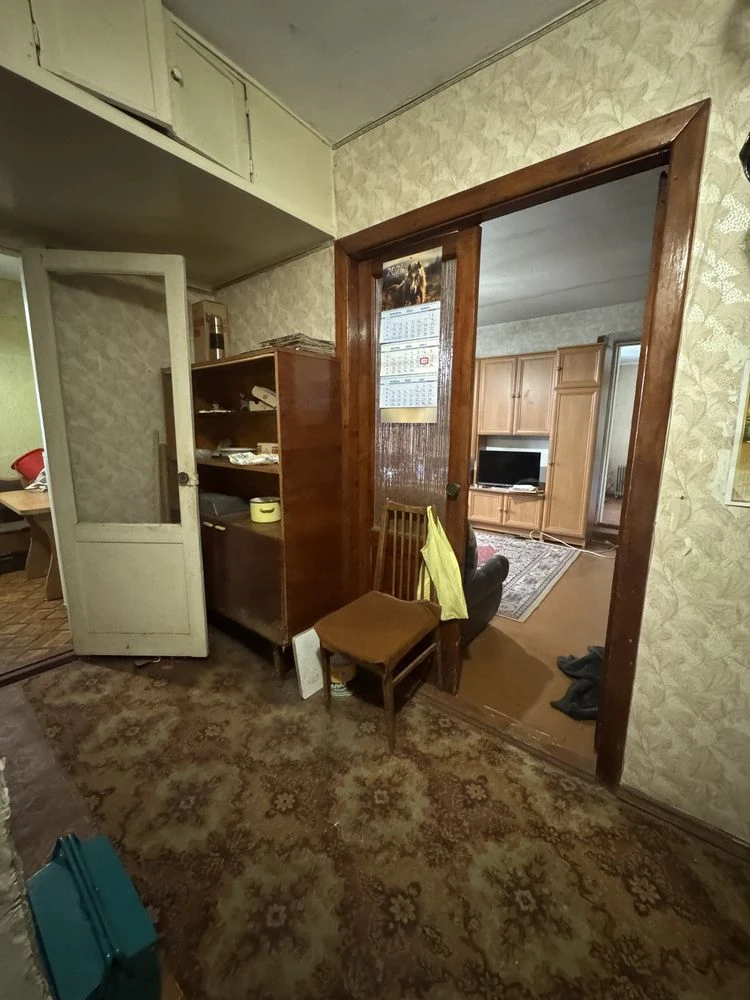 Sale of a large one-bedroom apartment on the first line in Inhul