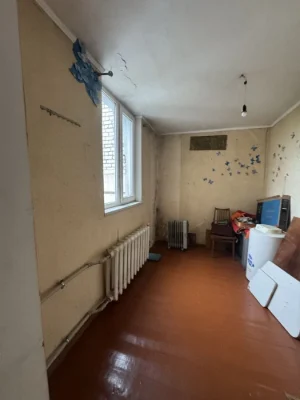 Sale of a large one-bedroom apartment on the first line in Inhul