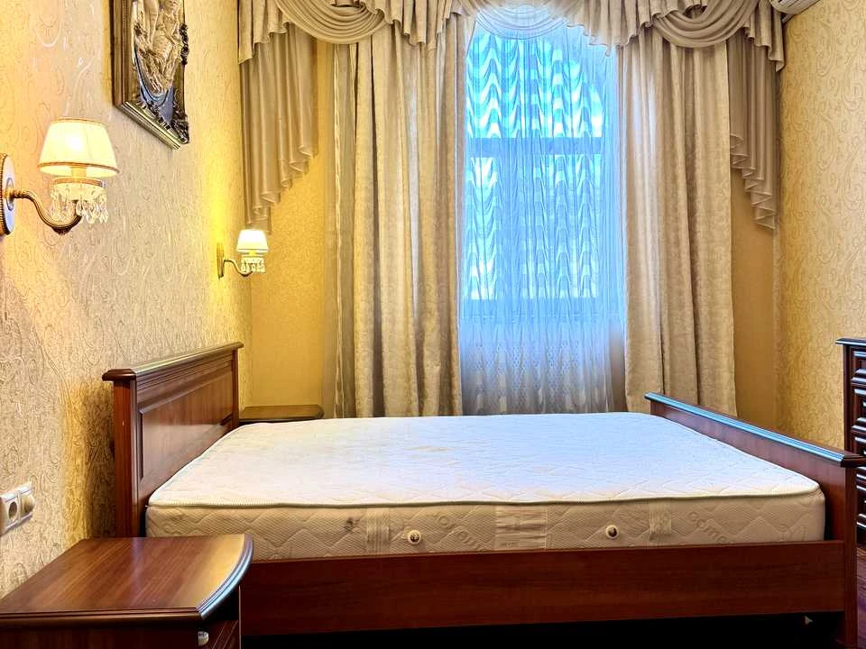 Apartment. Khreshchatyk st., Kyiv