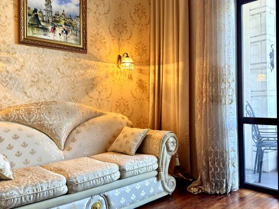 Apartment. Khreshchatyk st., Kyiv