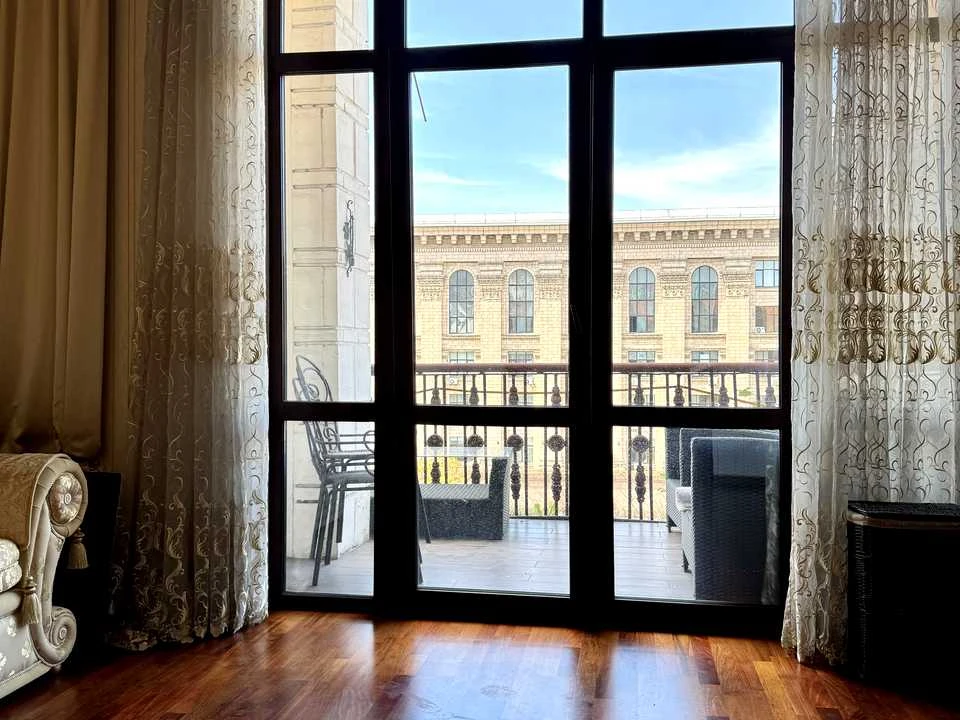 Apartment. Khreshchatyk st., Kyiv
