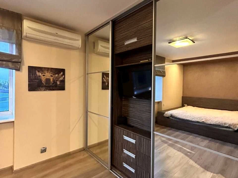 Квартира. Днепр, Александра Поля просп. (Кирова)