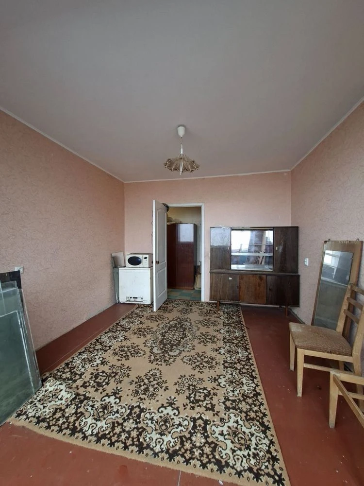 3-bedroom apartment for sale on Voronetskaya Street