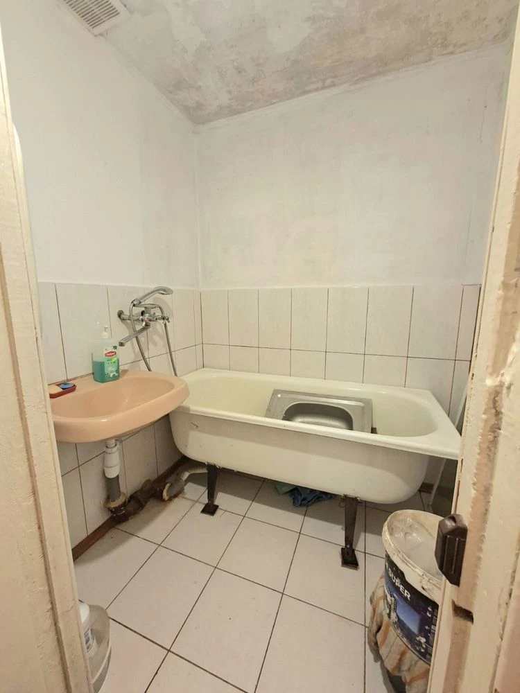 3-bedroom apartment for sale on Voronetskaya Street