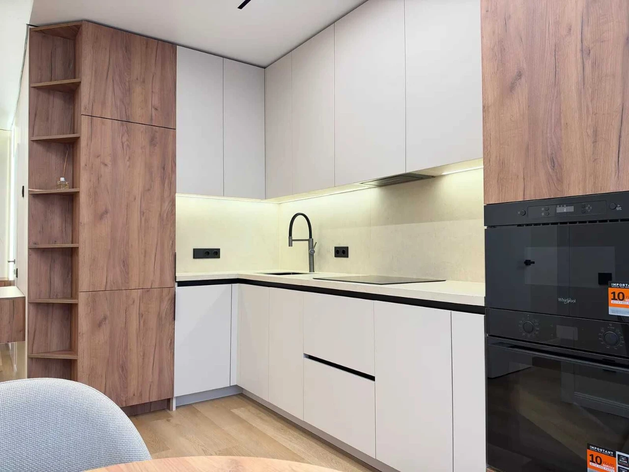 One-bedroom apartment with renovation in Manhattan residential complex