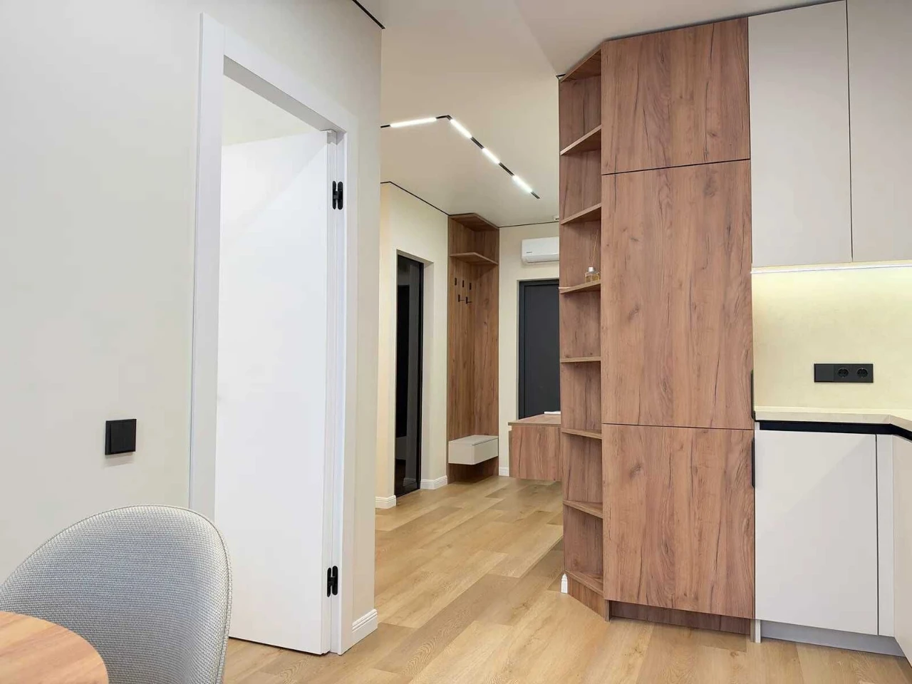 One-bedroom apartment with renovation in Manhattan residential complex