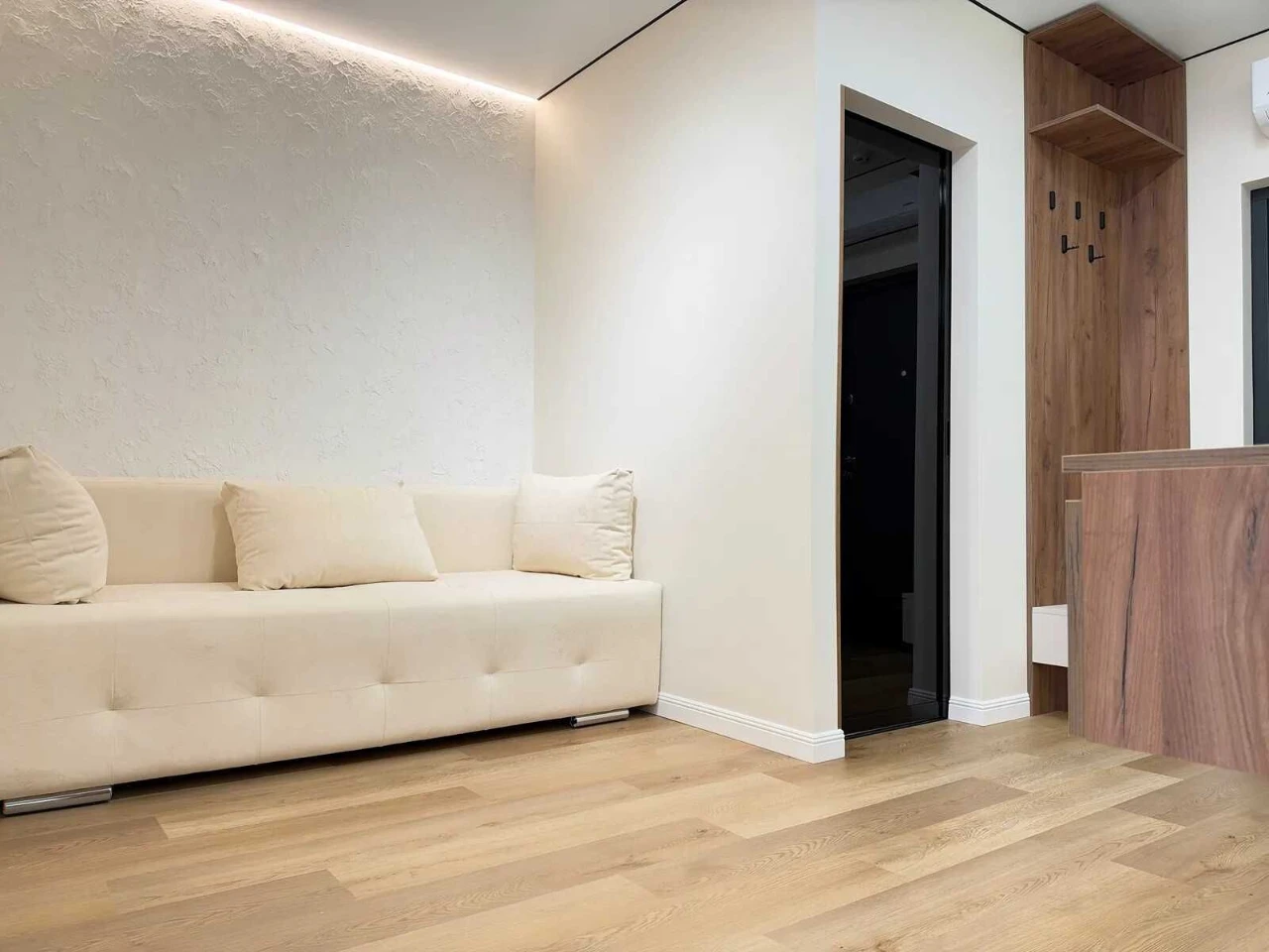 One-bedroom apartment with renovation in Manhattan residential complex