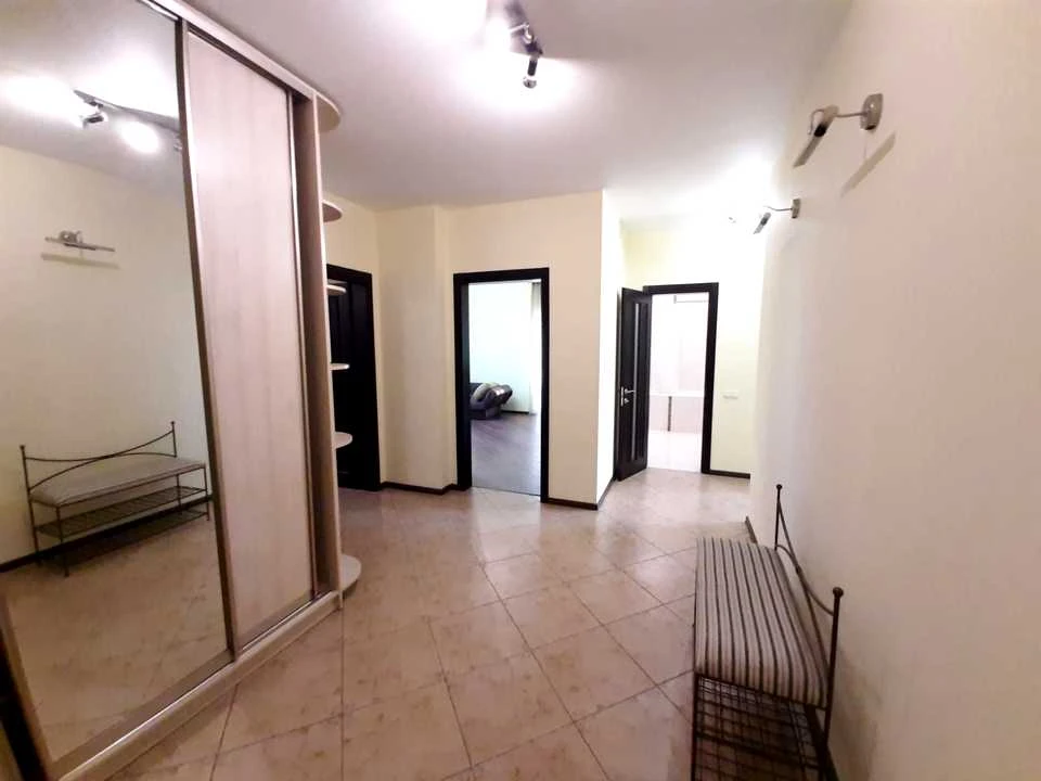 Apartment. Holosiivsky Prospect