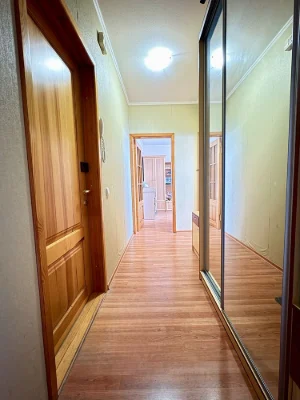 Продається 2-кімнатна квартира, вул. Європейська, 20. м.Бот. Сад