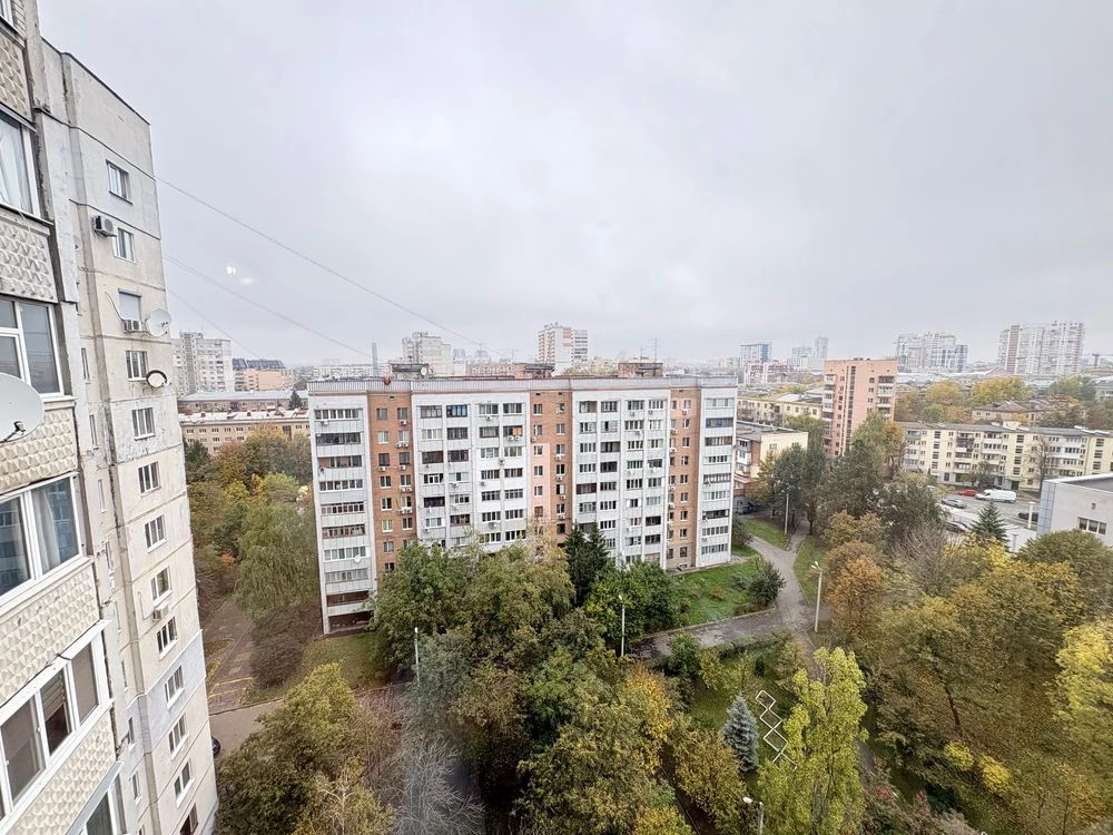 Продається 2-кімнатна квартира, вул. Європейська, 20. м.Бот. Сад