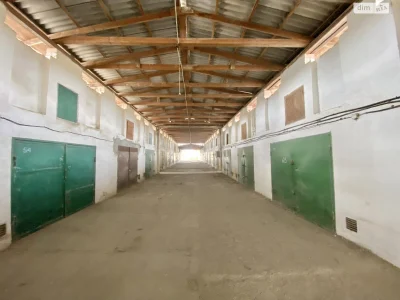 Sale: Garage in a Garage Cooperative, Center