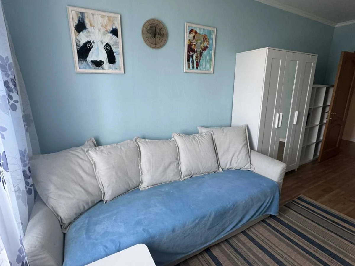 FOR RENT: 3-room apartment (112 sq m) in Kyiv, Dnipro District