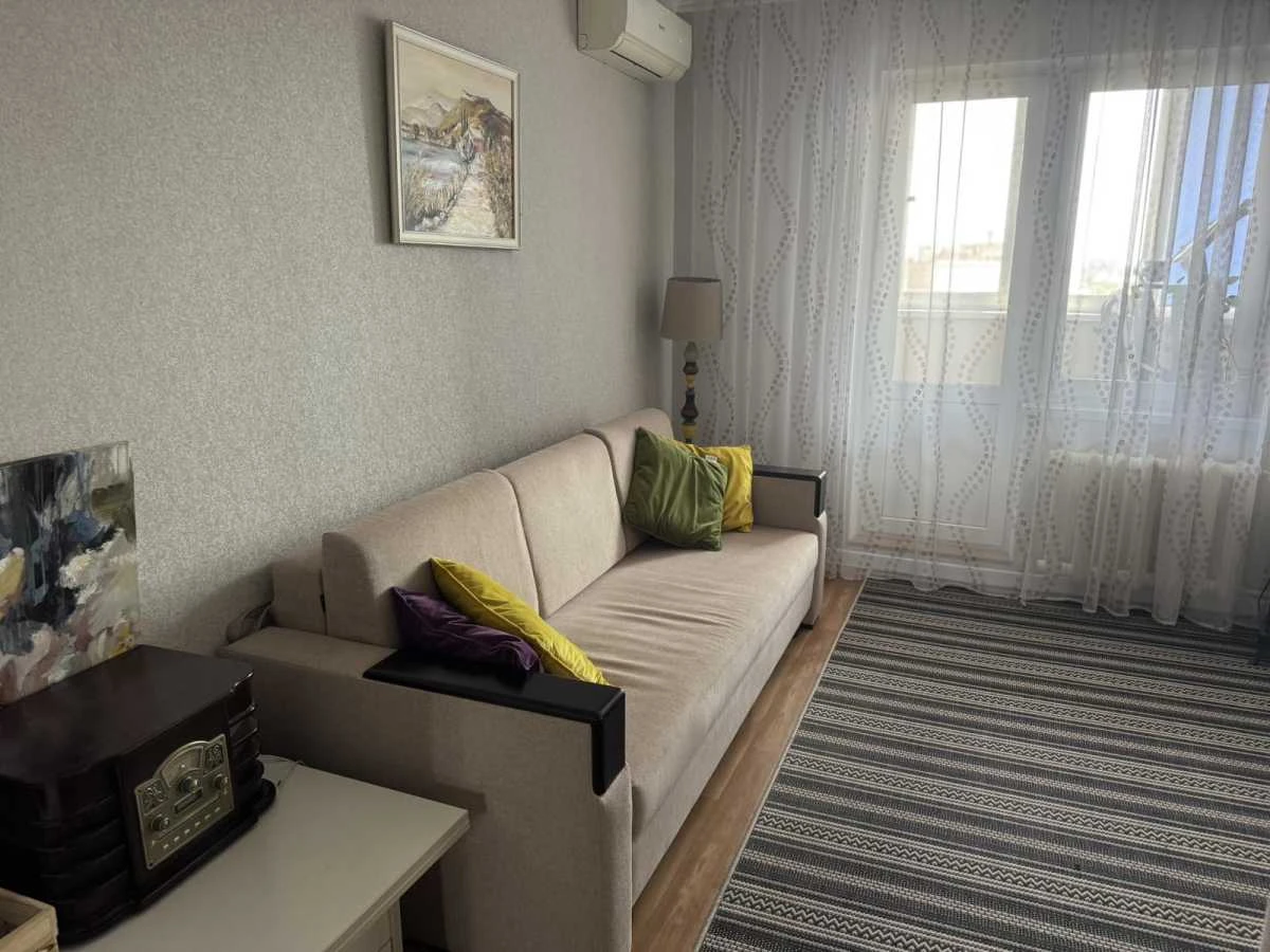 FOR RENT: 3-room apartment (112 sq m) in Kyiv, Dnipro District