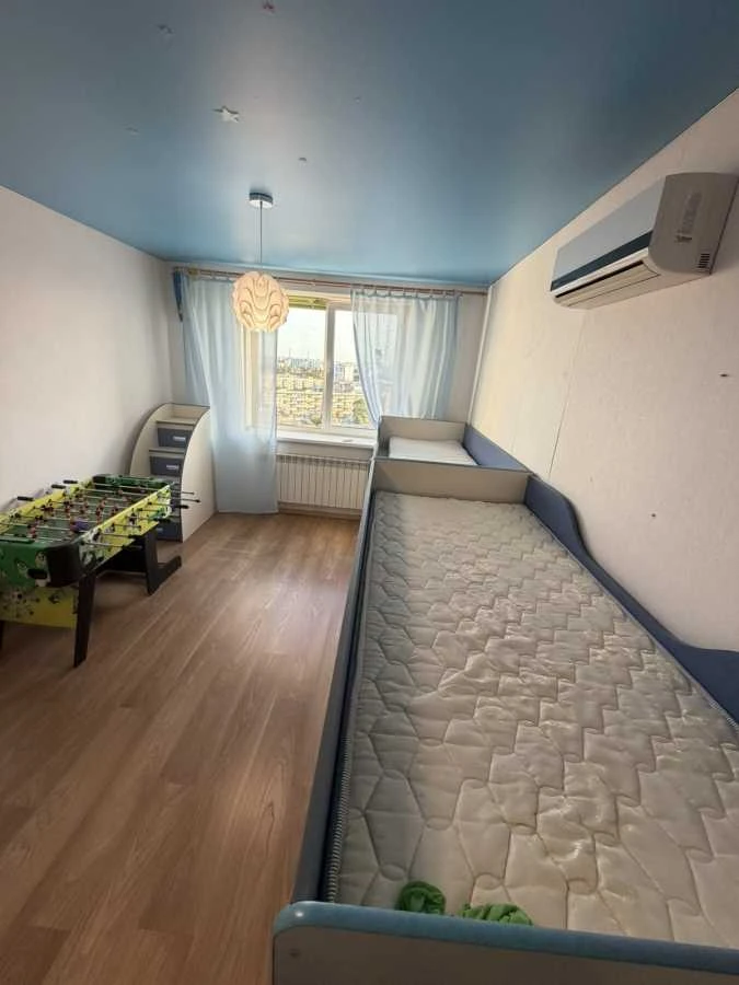 Rent a spacious multi-room apartment (118 sq m) in Kyiv, Дарницький district