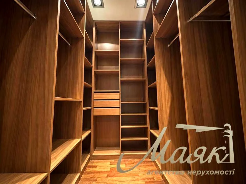 Квартира. Київ, Старонаводницька вул.
